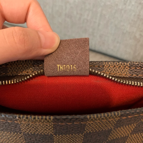 Louis Vuitton Trousse makeup pouch in Damier - Picture 3 of 9